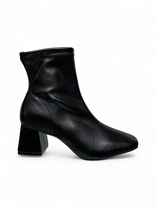 Bota Your Shoes Preta Strech