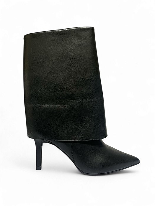 Bota Your Shoes Preta Vira De Couro