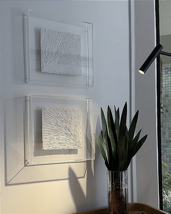 Conjunto com 02 quadros decorativos Textura Irradiar 30x30cm (LxA) Caixa Acrílico