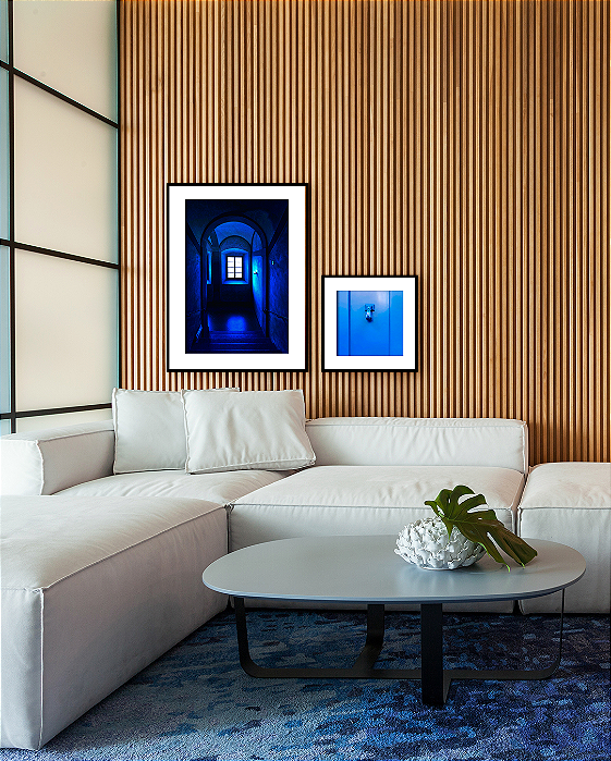 Conjunto com 02 Quadros Luz Azul com Paspatur - Artista Quintal Fotografia