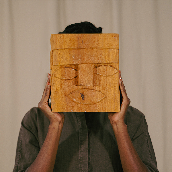Banquinho Totem por Luiz Benicio