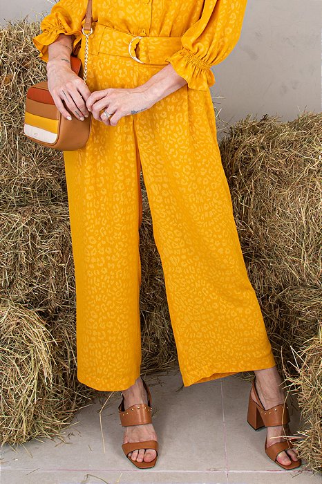 PANTALON CULOTTE ZARA  Looks pantacourt, Moda, Looks