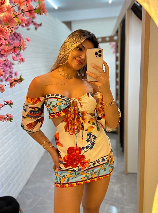Macaquinho Suzane Flores