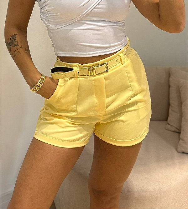 Short Cinto Amarelo