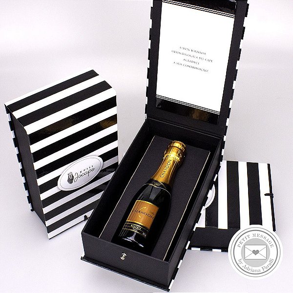 Caixa com baby Chandon.