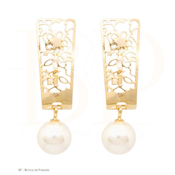 Brinco de Pressão com Pérola Sintética Champagne e Base Arabesco Banhada a Ouro 18K | Clipe Ômega Francês Confortável |  Elegância e Sofisticação