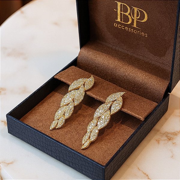 Brinco de Pressão Lumière – Feuillage Radieux | Ouro 18K, Micro Zircônias & Clipe Exclusivo