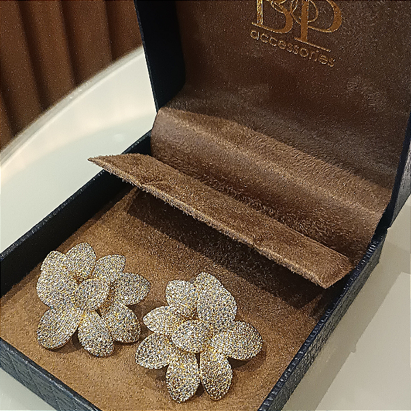Brinco de Pressão Lumière – Jardin de Lumière | Ouro 18K, Micro Zircônias & Clipe Exclusivo