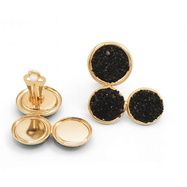 Brinco de Pressão Triplo com Cascalho de Turmalina Negra | Design Exclusivo com Clipe Retrô – Banho Ouro 18K