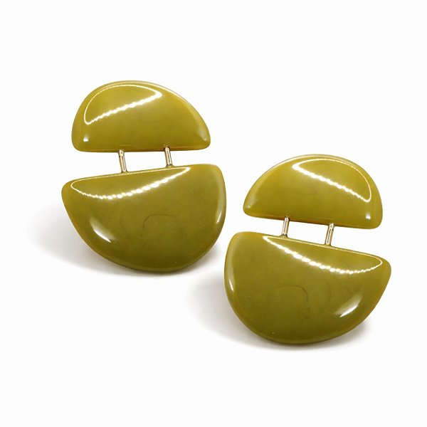 Brinco de Pressão Ânima Verde Oliva | Design Escultural | Clipe Francês Ouro 18K | 6,0 x 4,5 cm