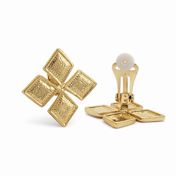 Brinco de Pressão Geométrico com Textura | Metal Banhado a Ouro 18K | Clipe Retrô | 3,00 x 3,00 cm | Elegância sem Furo