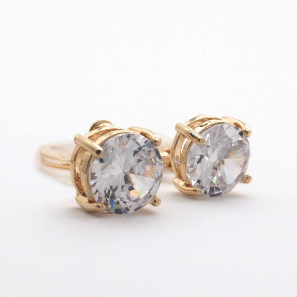 Brinco de Pressão Solitário Redondo com Zircônia | Elegância Delicada e Sofisticada - Dourado
