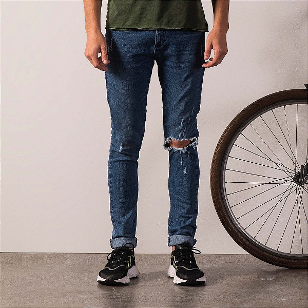 calça masculina rasgo no joelho