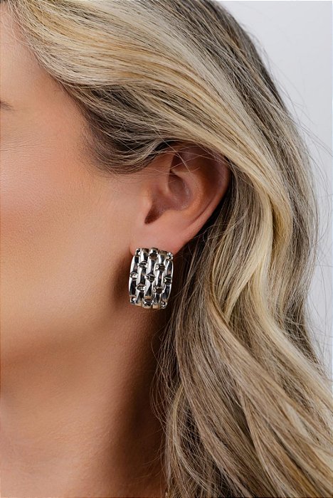 Brinco quadrado riscado