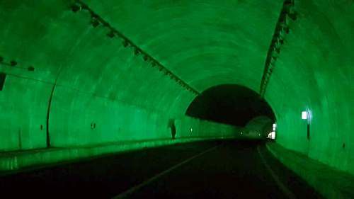 Tunel, Galeria, Pista Skate Fotoluminescente: 1kg Tinta Corion Glow Que Brilha No Escuro Sem Luz Negra