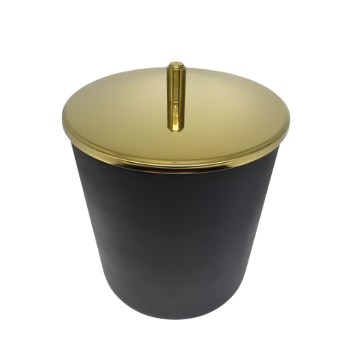 Lixeira Mathilde Preta e Dourada em Plástico e Aço Inox com Tampa Pino 5,4L