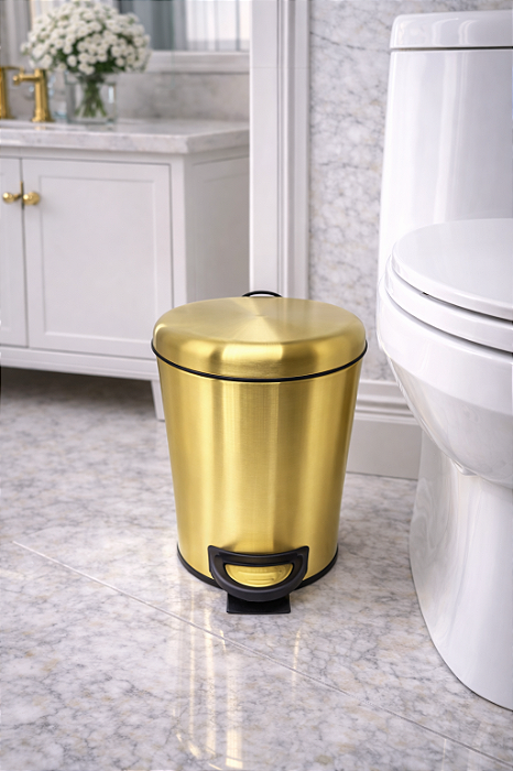 Lixeira Ártemis Redonda Dourada Fosca em Aço Inox com Pedal