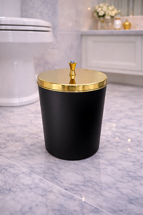 Lixeira Mila Crystal Redonda Preta e Dourada em Plástico e Aço Inox com Tampa Pino e Cristal 5L