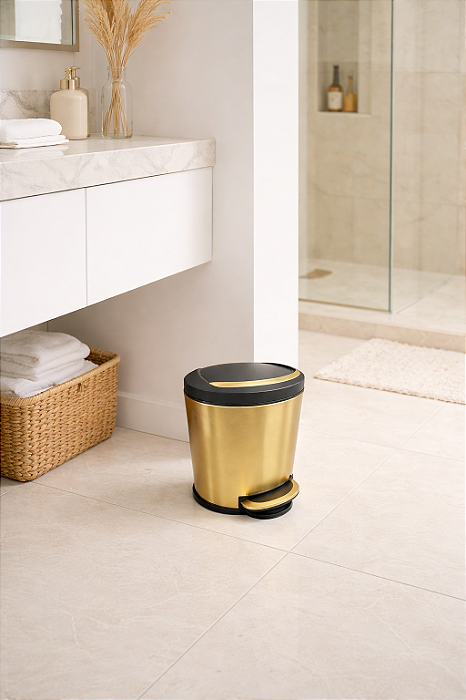 Lixeira Eros Oval Dourada Fosca e Preta em Aço Inox com Pedal 5L