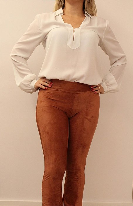 calca suede caramelo