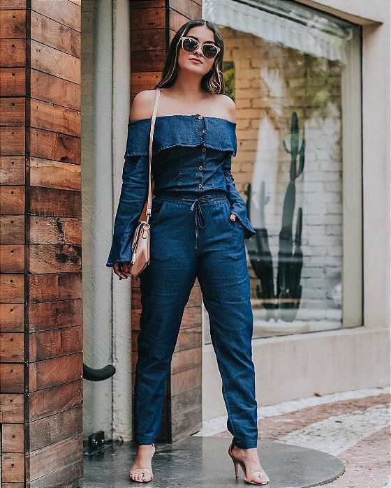 calça flare com blusa ciganinha