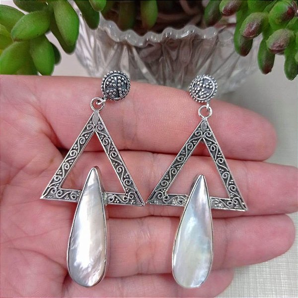 Brinco De Prata Triângulo Madrepérola – Joia em Prata 925 de Qualidade