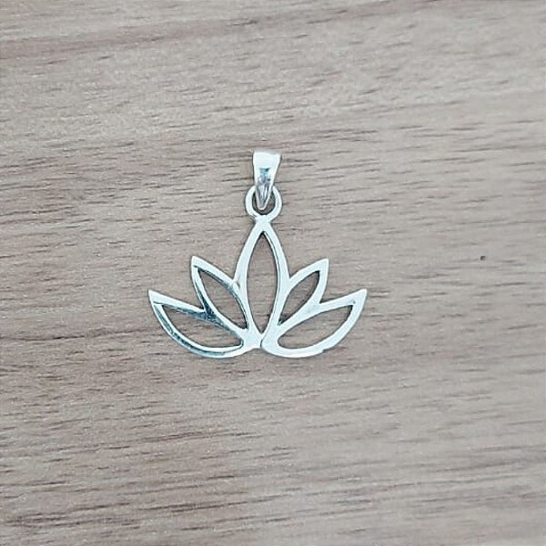 Pingente De Prata Flor De Lótus – Joia em Prata 925 de Qualidade
