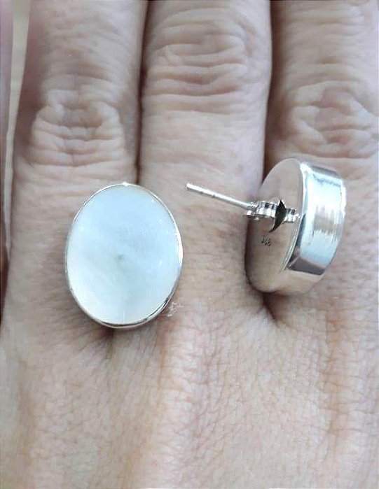 Brinco De Prata Oval Madrepérola – Joia em Prata 925 de Qualidade