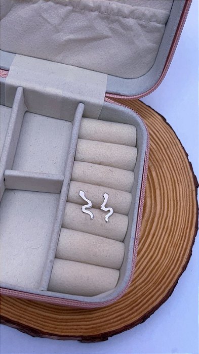 Brinco Cobra 1,5 cm em Prata