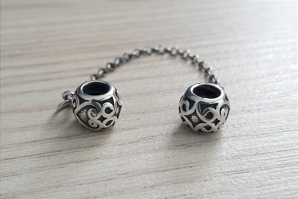 Berloque De Prata Trava Pega Ladrão Arabescos – Joia em Prata 925 de Qualidade