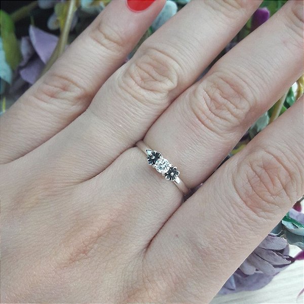 Anel De Prata Solitário E Flores – Joia em Prata 925 de Qualidade