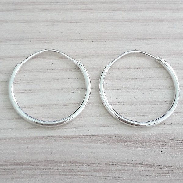 Argola De Prata Fio Redondo 2,3 Cm – Joia em Prata 925 de Qualidade