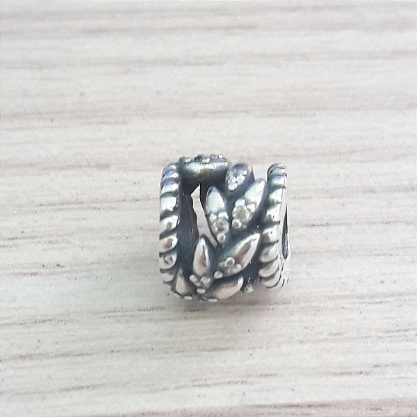 Berloque De Prata Folhagem Com Micro Zircônias – Joia em Prata 925 de Qualidade