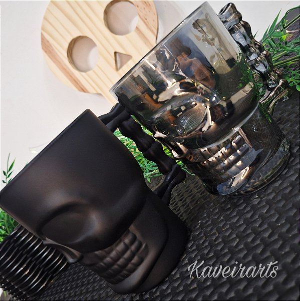 Caneca Caveira Vidro Preta ou Espelhada 510ml