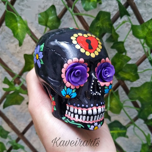 Caveira Mexicana Preta com Flor Roxa (Pequena)