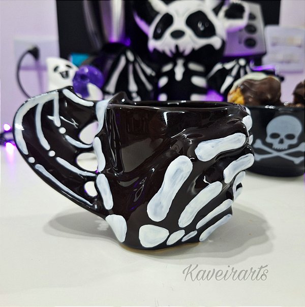 Caneca Mão Esqueleto-  250ml