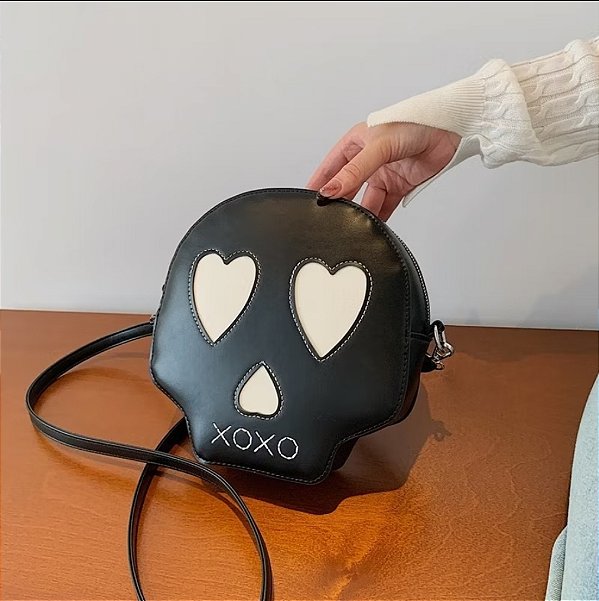 Bolsa Formato Caveira olhos Coração