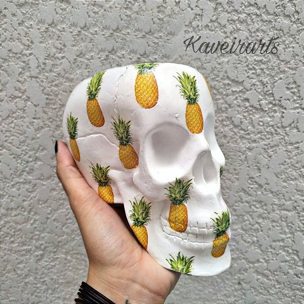 Caveira com Estampas de Abacaxi Grande