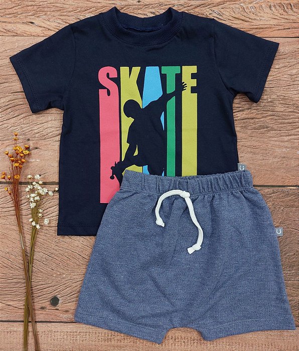 Conjunto Camiseta e Shorts Skate