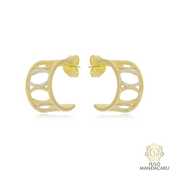 Brinco oco com círculos  e detalhes de caneta de ródio