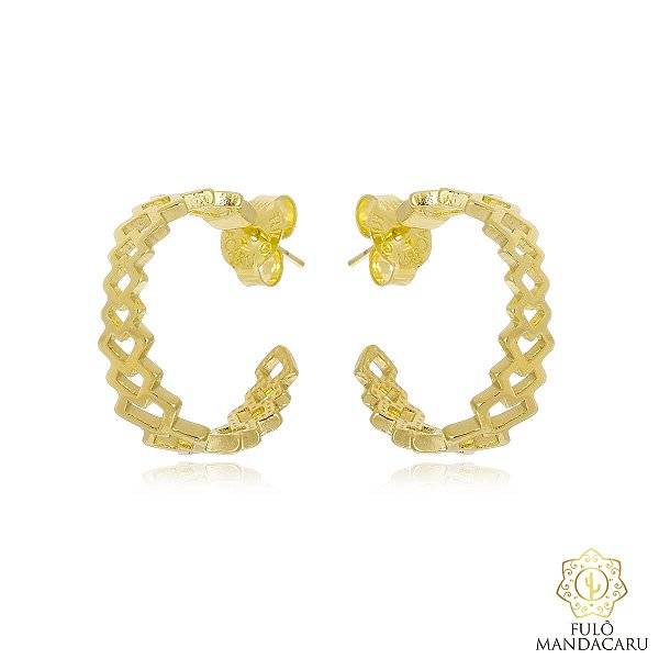 Argola meio brinco tipo coração perfuradas