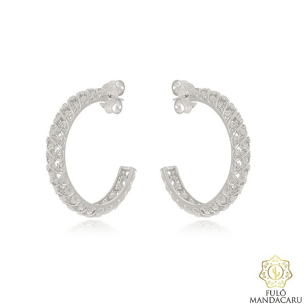 Brinco argola aberta florzinha delicada