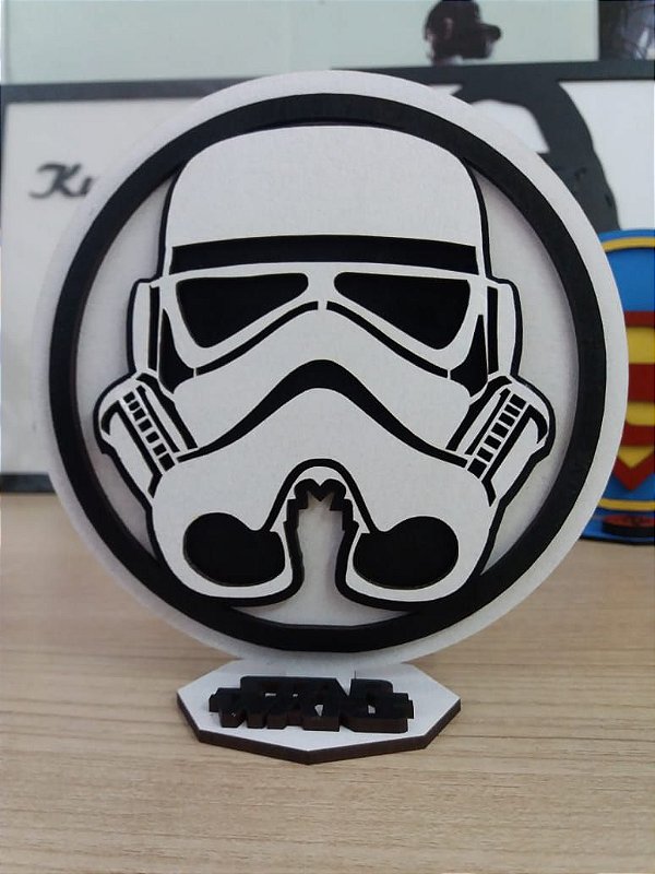 Brasão em MDF P&B Star Wars Stormtrooper 14,5 x 15,0 cm