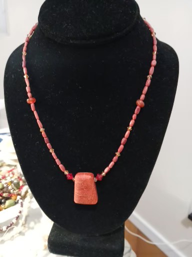 Colar Coral Natural com Swarovski