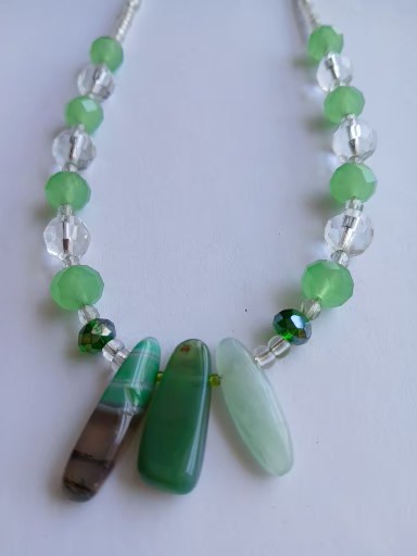 Colar Quartzo Verde, Cristal de Rocha e pingente Jade