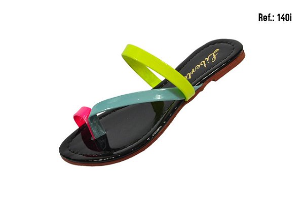 Rasteirinha infantil em palmilha confort e solado em PVC preto. Grade de 12 pares: 2 pares 27/28, 4 pares 29/30, 4 pares 31/32, 2 pares 33 - CarmemDiniz