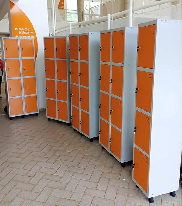 Roupeiro em aço modular 4,8,12 e 16 portas