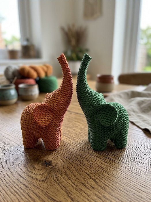 Kit Dupla de Elefantes Decorativos Estilo Amigurumi 3D
