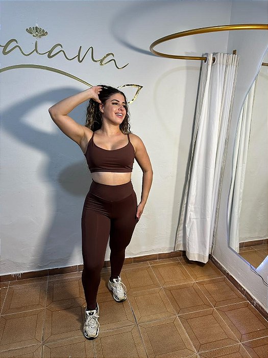 Conjunto Fitness com Calça Marrom