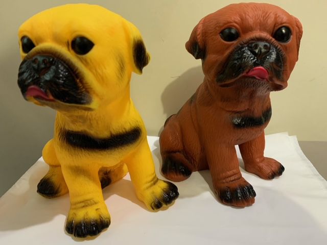 Brinquedo para Cães Pug de borracha  com som  - 18cm